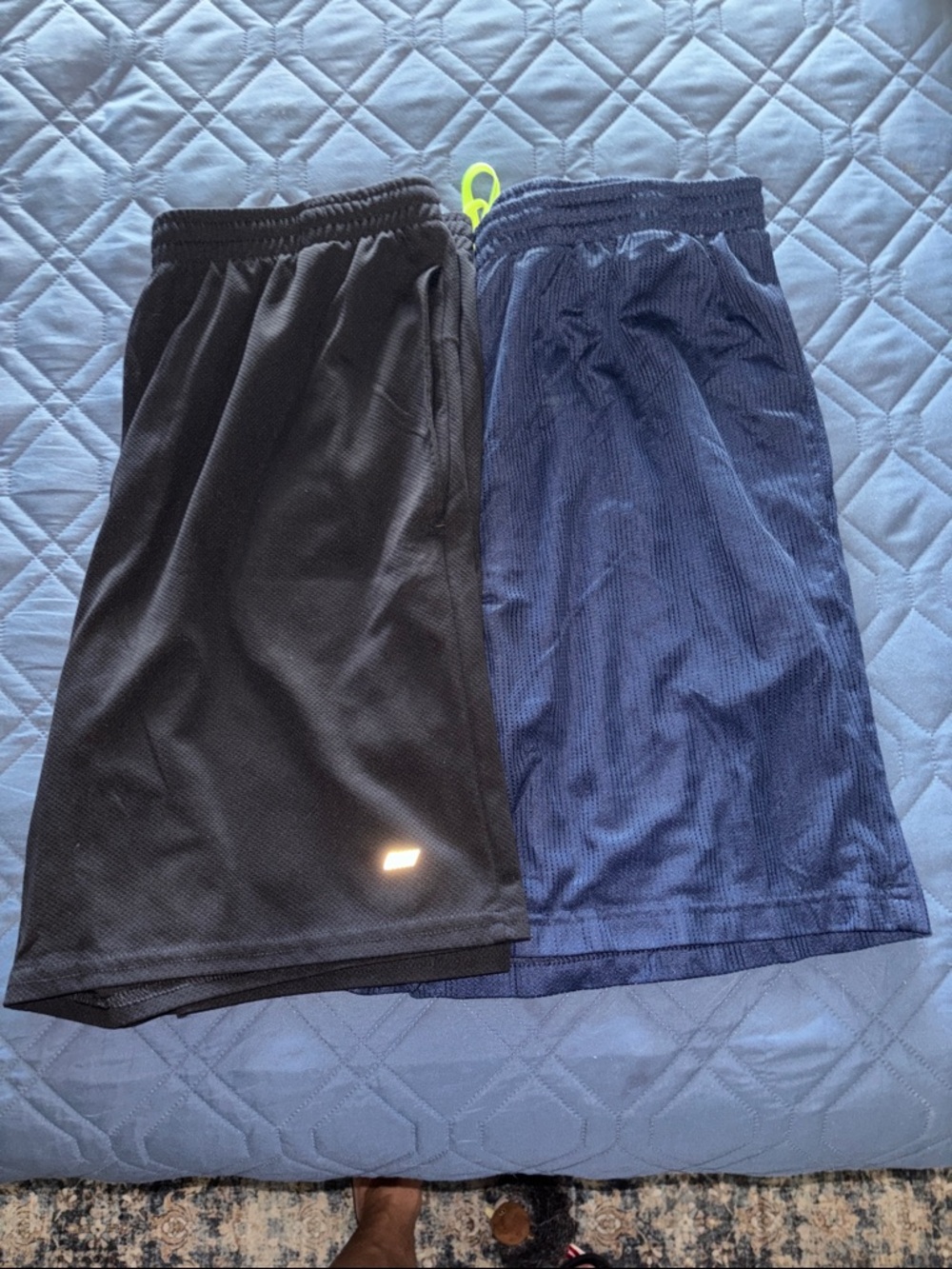 Men’s elastics waist shorts with tie straps
